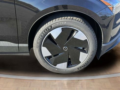 New 2026 Volvo EX30 Plus w/ Protection Package Premier image 25