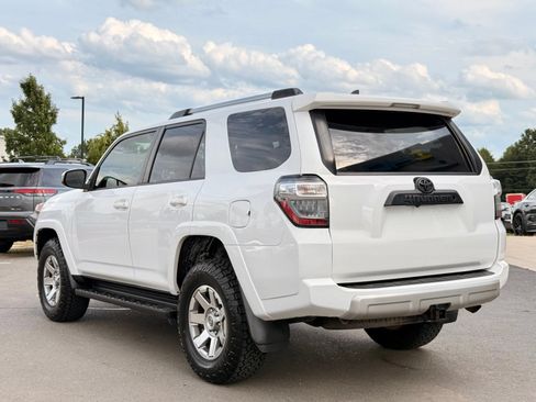 Used 2016 Toyota 4Runner Trail AWD/4WD image 12