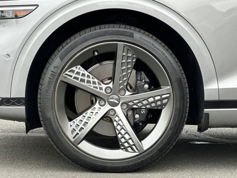 Used 2023 Genesis GV70 2.5T w/ Sport Prestige Package image 27