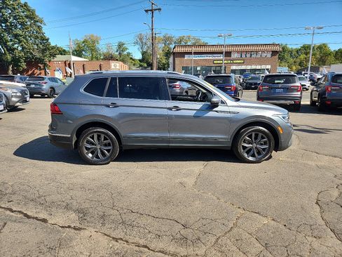 Used 2022 Volkswagen Tiguan SE image 7