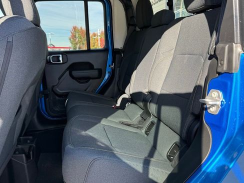 New 2025 Jeep Gladiator Willys image 26