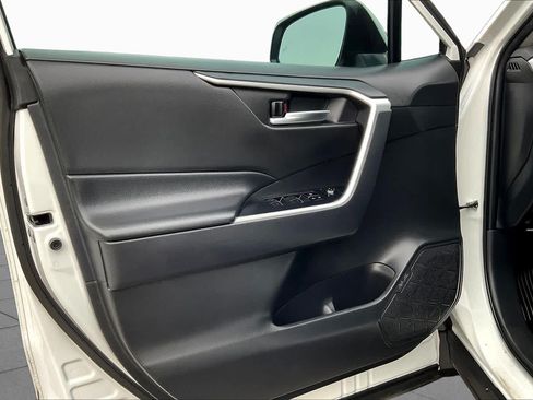 Used 2024 Toyota RAV4 XLE FWD image 22