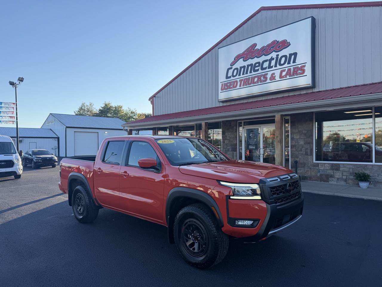 Used 2025 Nissan Frontier PRO-4X w/ Interior Protection Package AWD/4WD image 2