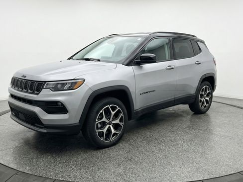 Used 2025 Jeep Compass Limited image 3