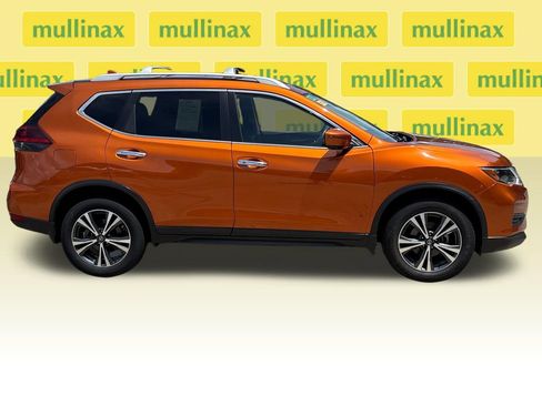 Used 2019 Nissan Rogue SV w/ Sun & Sound Touring Package AWD/4WD image 2