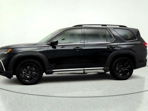 Used 2025 Honda Pilot Touring image 8