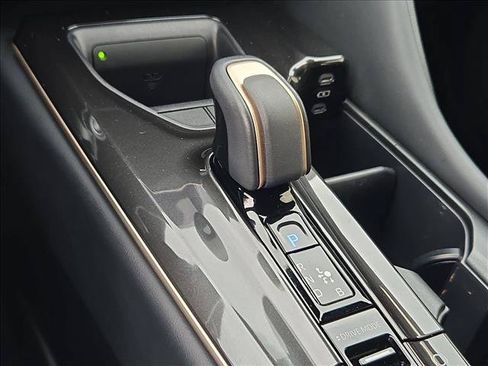 Used 2024 Toyota Crown AWD/4WD image 12