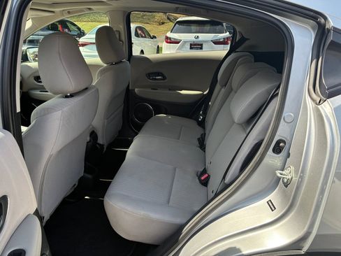 Used 2018 Honda HR-V EX image 25