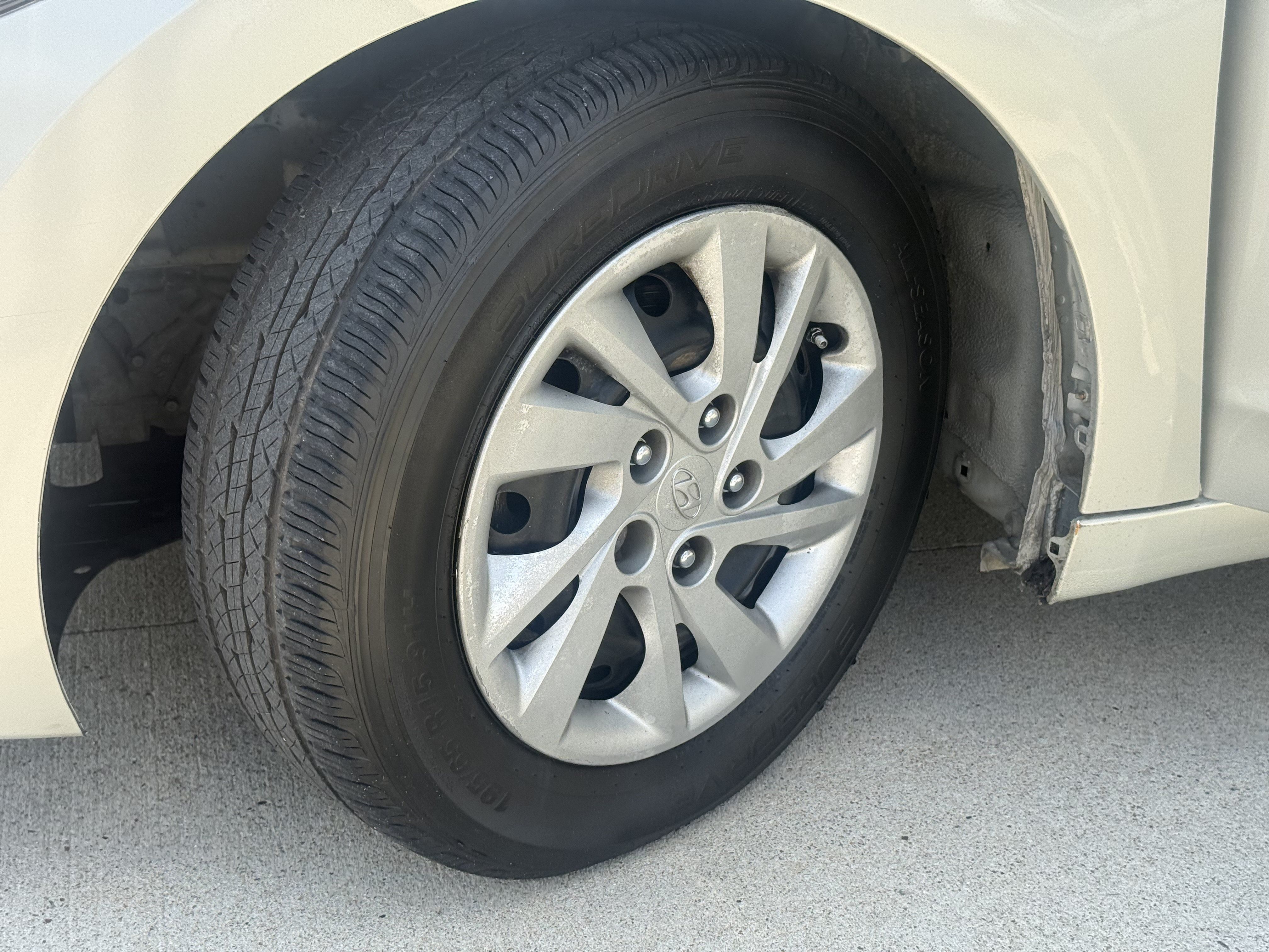 Used 2017 Hyundai Elantra SE FWD image 18
