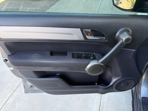 Used 2010 Honda CR-V LX image 9