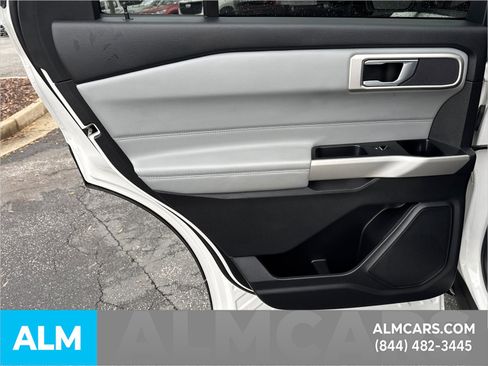 Used 2022 Ford Explorer XLT w/ Equipment Group 202A image 27