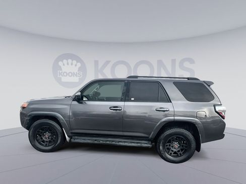 Used 2016 Toyota 4Runner SR5 image 2
