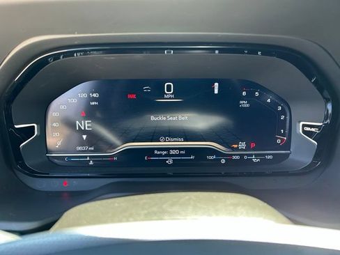Used 2024 GMC Yukon XL Denali AWD/4WD image 18