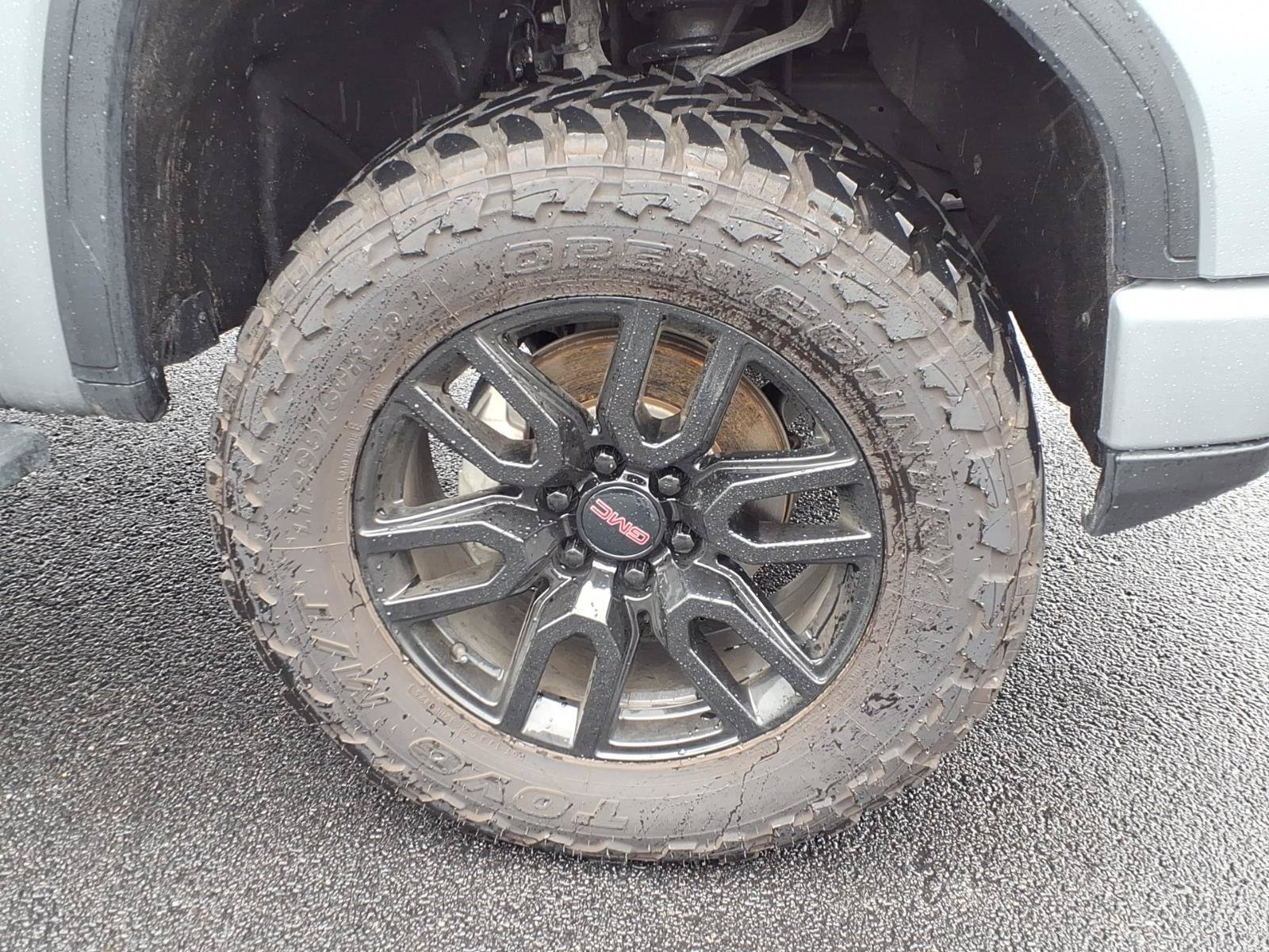 Used 2024 GMC Sierra 1500 AT4 w/ AT4 Premium Package AWD/4WD image 9