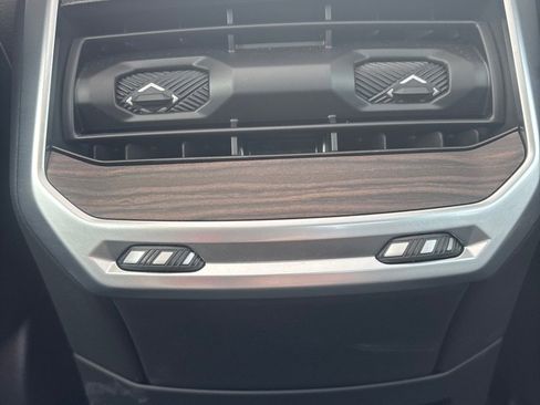 Used 2024 BMW 750e xDrive 750e xDrive Plug-In Hybrid w/ Premium Package image 24