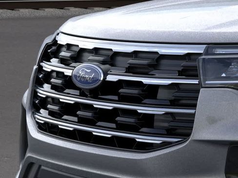 New 2026 Ford Explorer Active RWD image 17