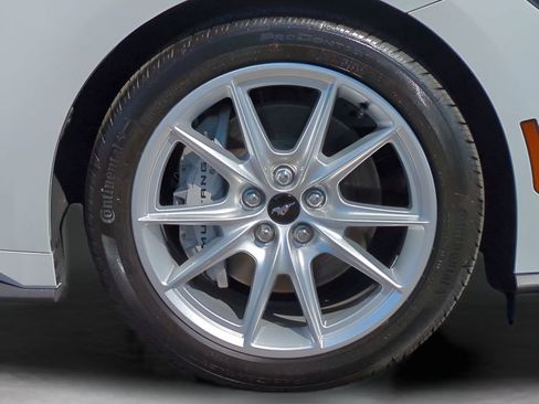 Used 2025 Ford Mustang GT Premium image 10