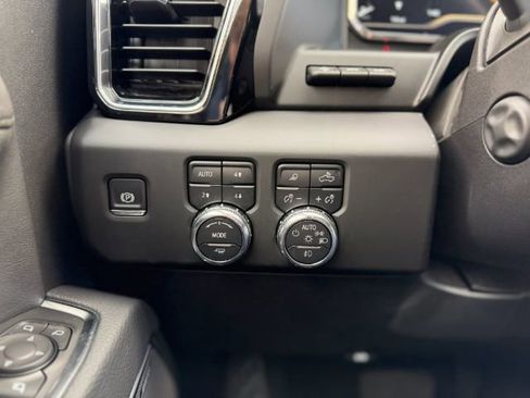 Used 2025 GMC Sierra 1500 Denali w/ Denali Reserve Package AWD/4WD image 32