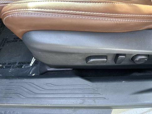 Certified 2022 Subaru Outback Touring AWD/4WD image 12