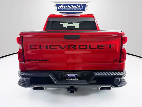 Used 2021 Chevrolet Silverado 1500 LT Trail Boss w/ LPO, Dark Essentials Package image 5