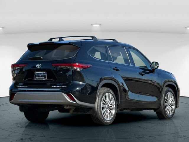 Used 2022 Toyota Highlander Platinum AWD/4WD image 6