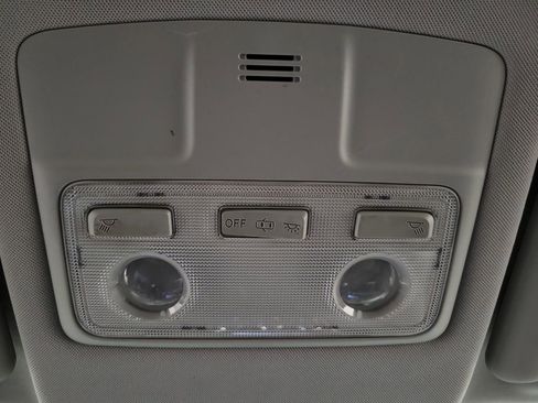 Used 2015 Toyota RAV4 LE image 19