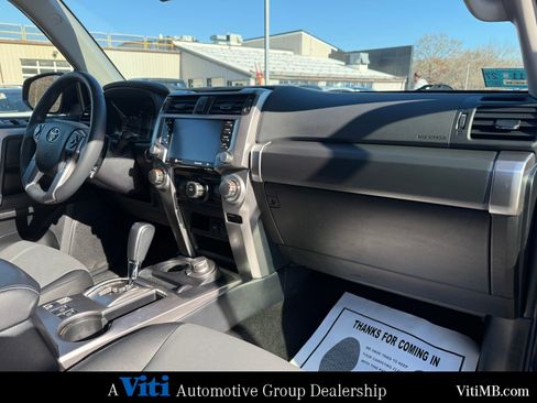 Used 2022 Toyota 4Runner SR5 Premium image 29