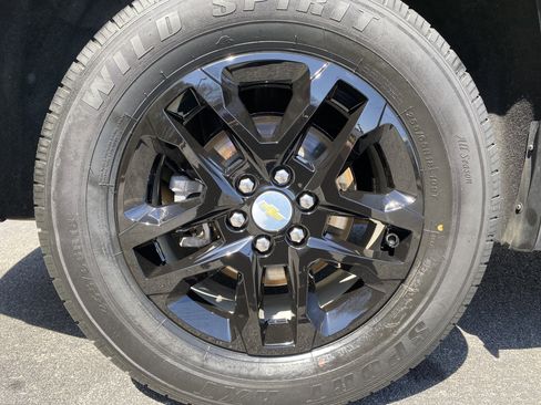 Used 2021 Chevrolet Traverse LT image 51