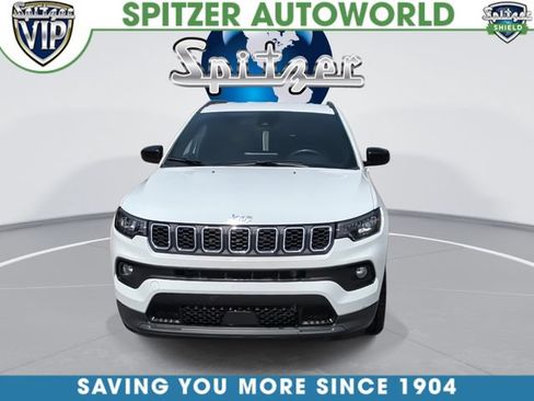 Used 2024 Jeep Compass Latitude AWD/4WD image 3