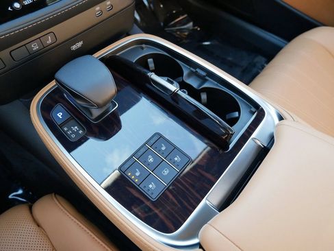 Certified 2024 Lexus LS 500 AWD w/ Interior Upgrade Package image 24