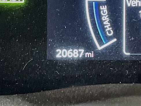 Used 2025 Toyota Camry SE FWD image 12