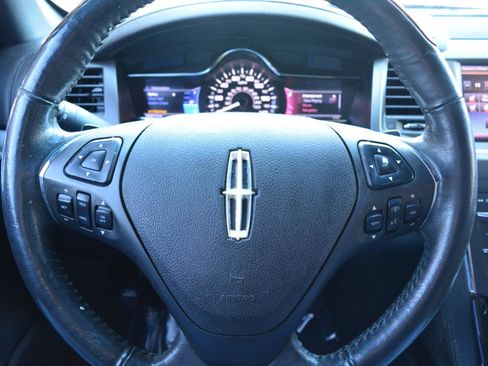 Used 2013 Lincoln MKS image 19