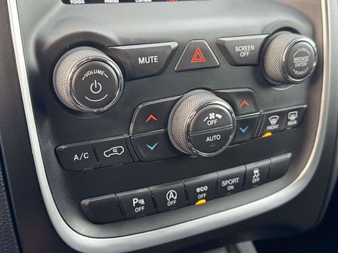 Used 2020 Dodge Durango SXT image 18