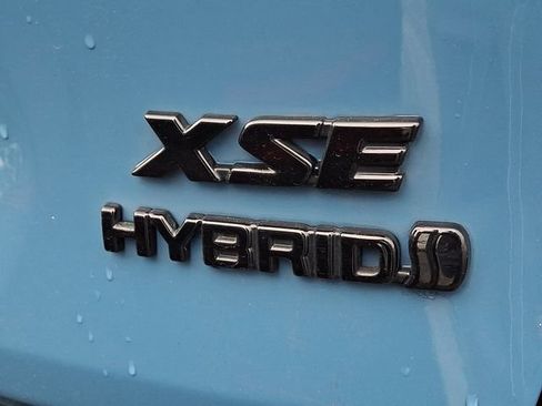 Used 2023 Toyota RAV4 XSE AWD/4WD image 9