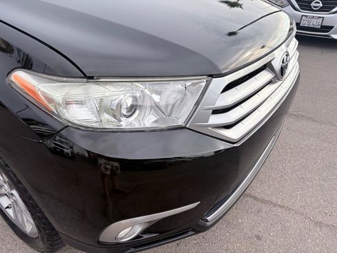Used 2013 Toyota Highlander Limited AWD/4WD image 22