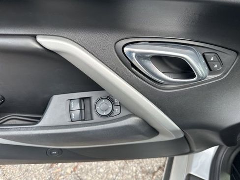 Used 2017 Chevrolet Camaro LT RWD image 14