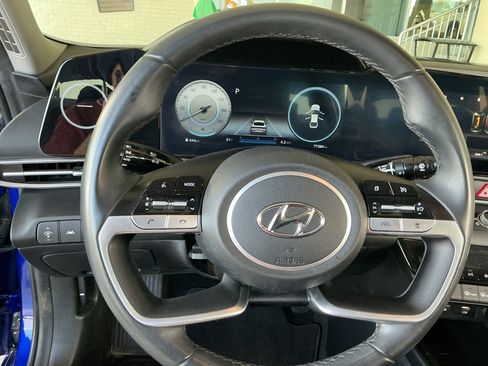 Certified 2023 Hyundai Elantra SEL w/ Convenience Package image 9