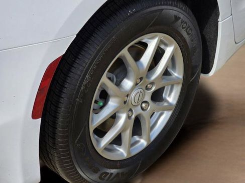 New 2026 Chrysler Pacifica Select image 5