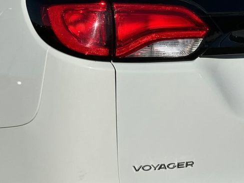 Used 2023 Chrysler Voyager LX FWD image 27