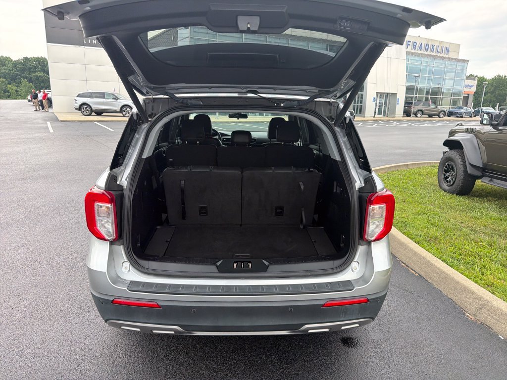 Used 2022 Ford Explorer XLT w/ Equipment Group 202A RWD image 13
