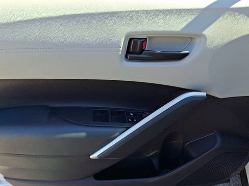 Certified 2025 Toyota Corolla Cross LE w/ Moonroof Package AWD/4WD image 12