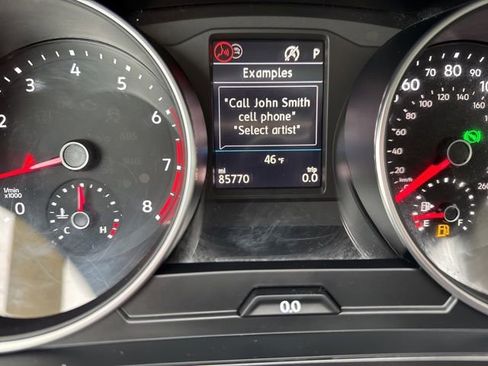 Used 2019 Volkswagen Tiguan SE w/ Panoramic Sunroof Package AWD/4WD image 11