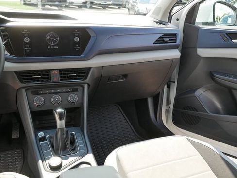 Certified 2022 Volkswagen Taos SE w/ IQ.Drive SE Package AWD/4WD image 23