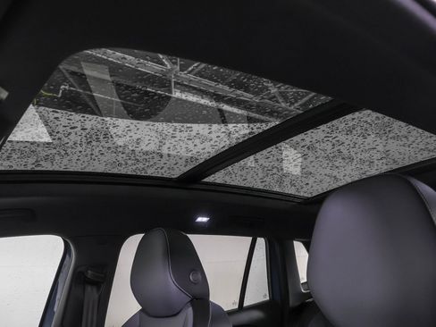 New 2026 Volkswagen Tiguan SE R-Line AWD/4WD image 32