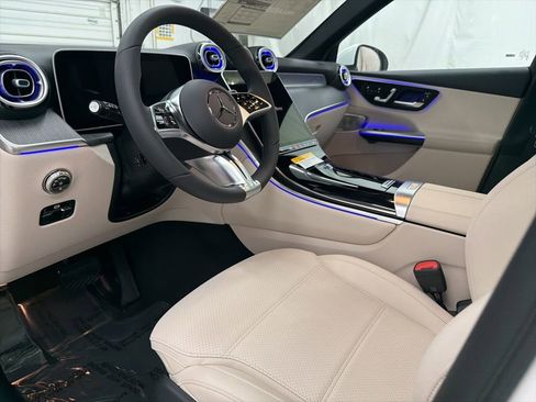 New 2026 Mercedes-Benz GLC 300 image 12