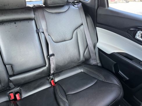 Used 2025 Jeep Compass Limited image 35