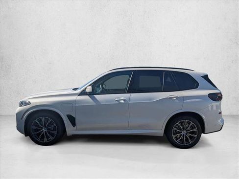 Used 2026 BMW X5 xDrive50e w/ M Sport Package AWD/4WD image 3