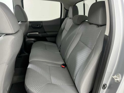 Used 2020 Toyota Tacoma SR5 AWD/4WD image 30