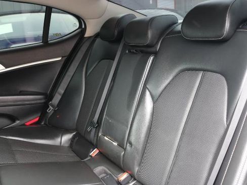 Used 2019 Genesis G70 2.0T Sport image 17