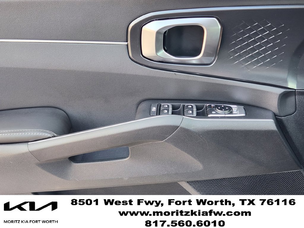 Certified 2025 Kia Sorento S AWD/4WD image 16